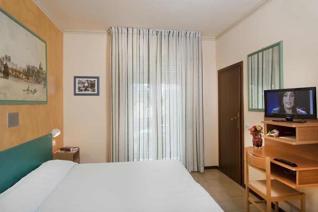 Hotel Marselli Rímini Exterior foto