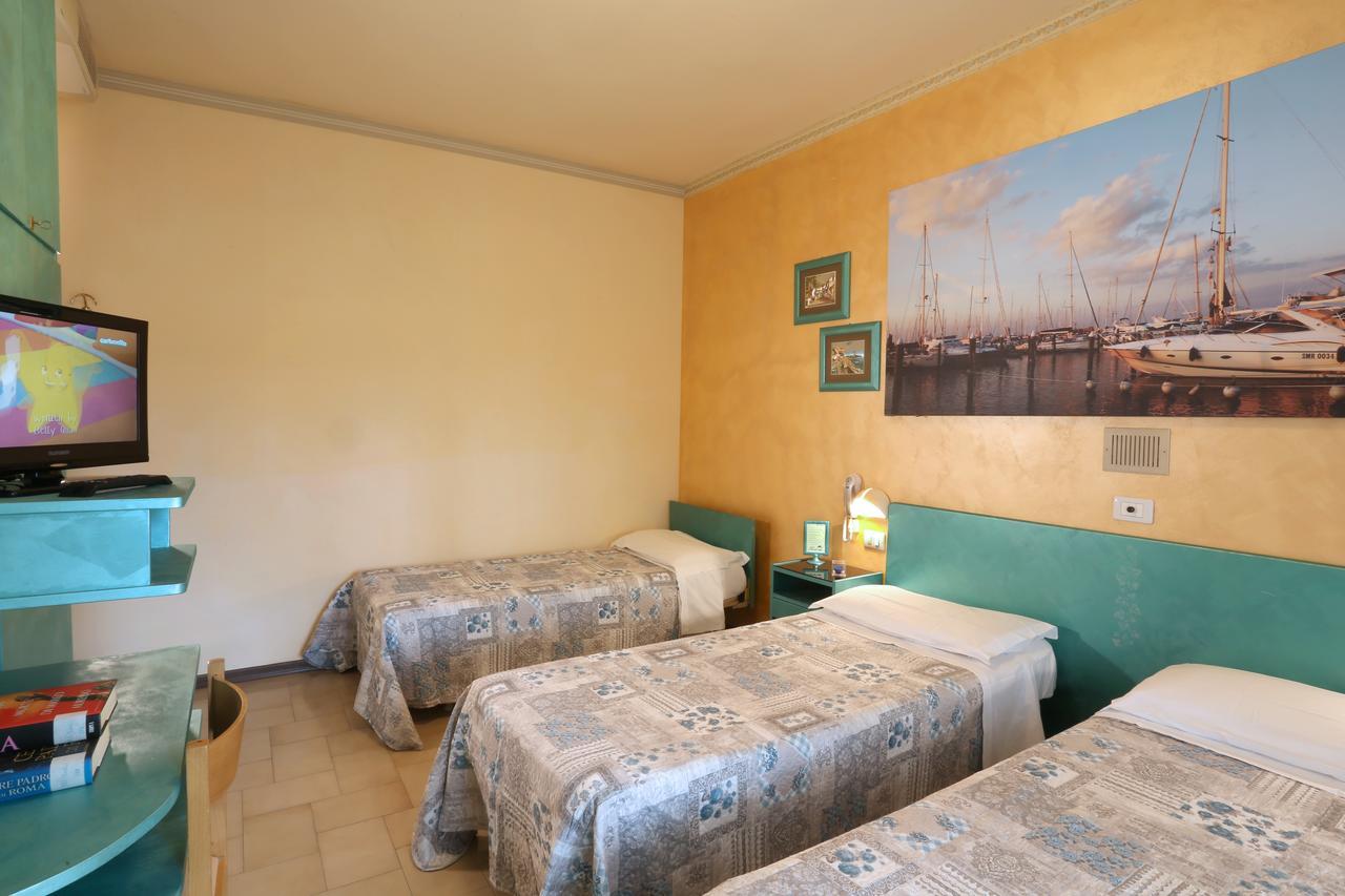 Hotel Marselli Rímini Exterior foto